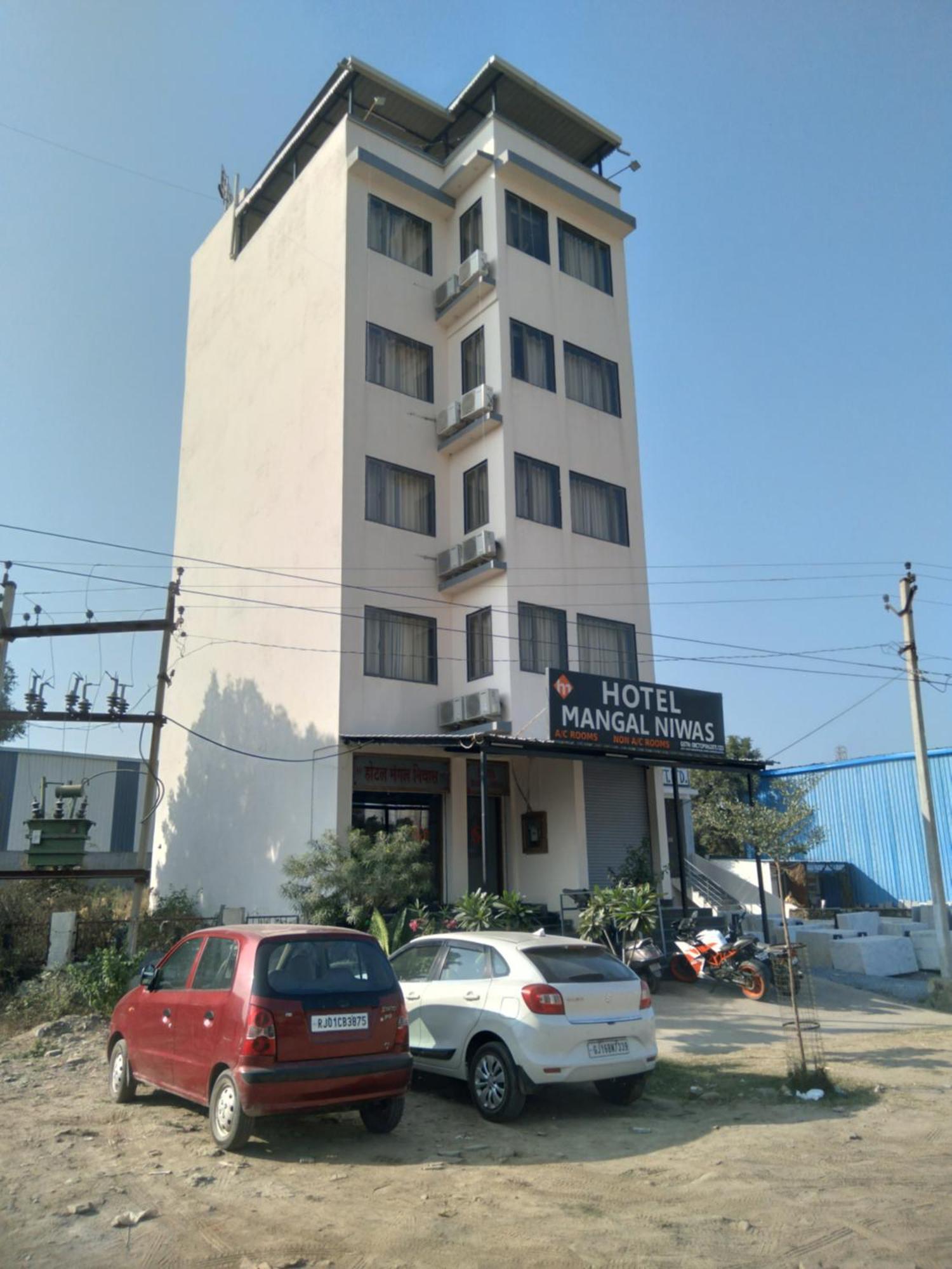 אודייפור Hotel Mangal Niwas מראה חיצוני תמונה